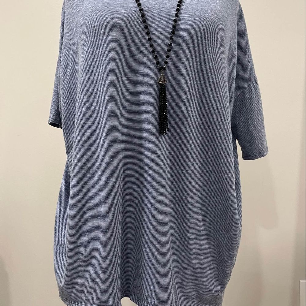 XL Lularoe blue short sleeve blouse tee shirt C7138